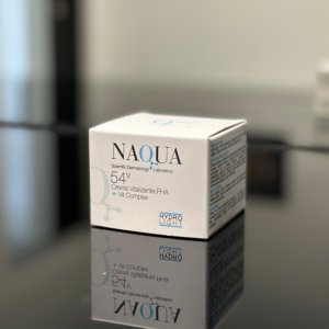 Q54 Crema Regeneradora AHA + Vit Complex